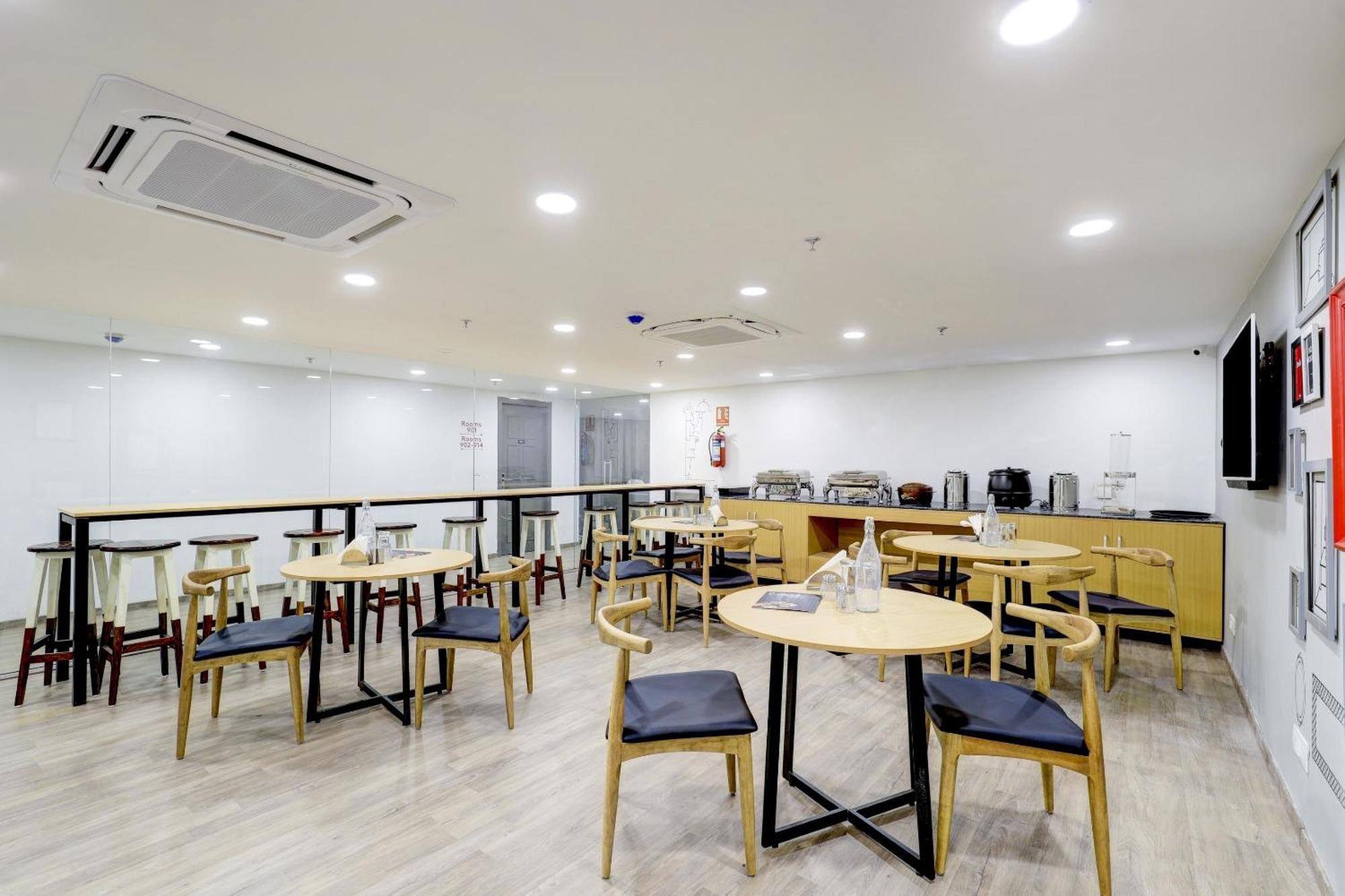 Super Townhouse Rajyash Rise Hotel Sarkhej Exterior photo